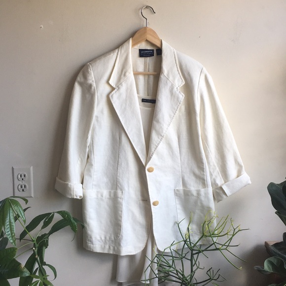SOLD Vintage Cream Linen Blazer - Picture 5 of 5